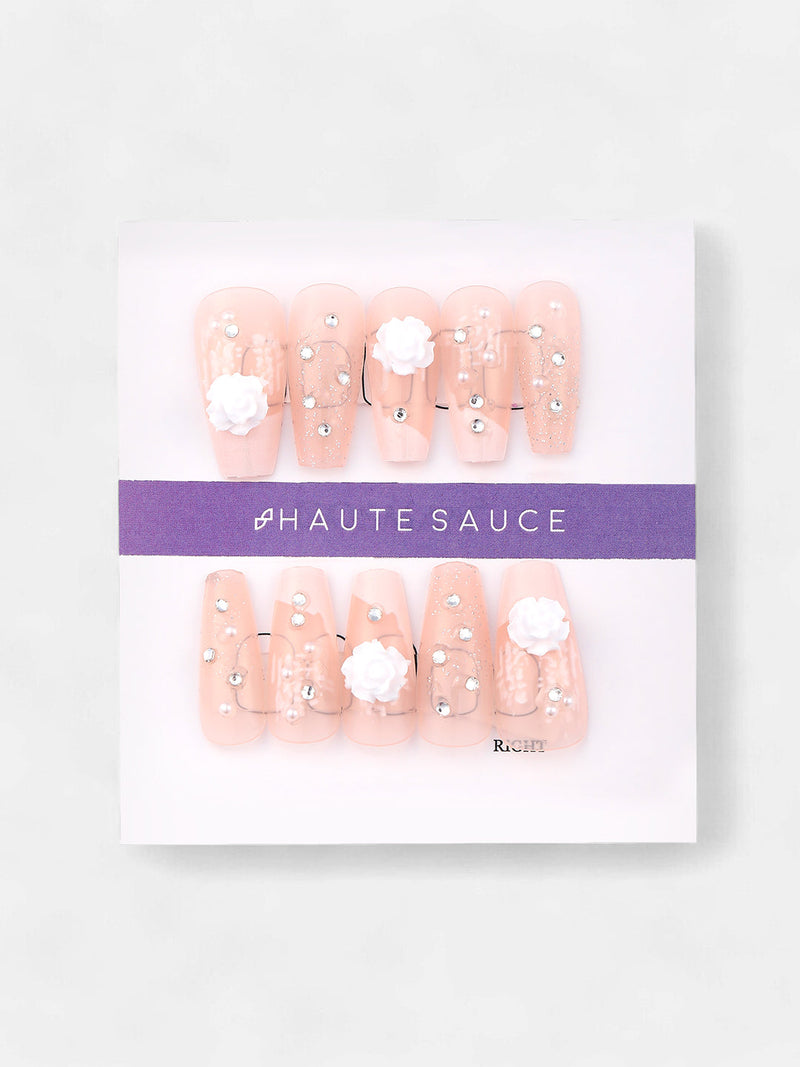 The Amore Press-On Nails - Daisy White