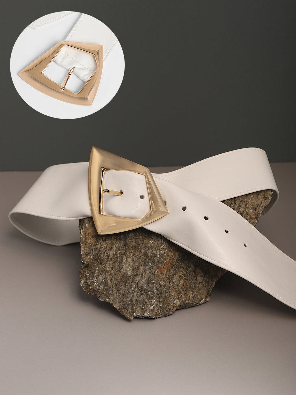 The Volcan Buckle Belt - Daisy White