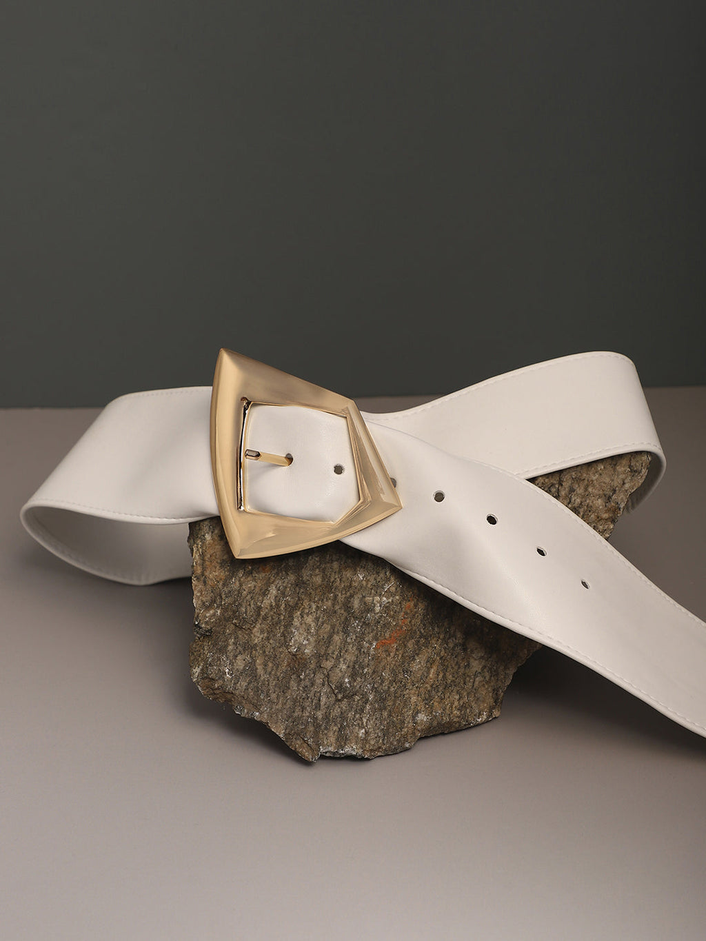 The Volcan Buckle Belt - Daisy White
