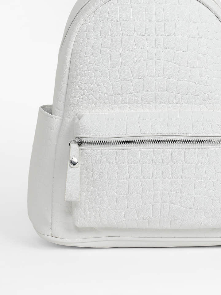 The Scale Curve Backpack - Daisy White