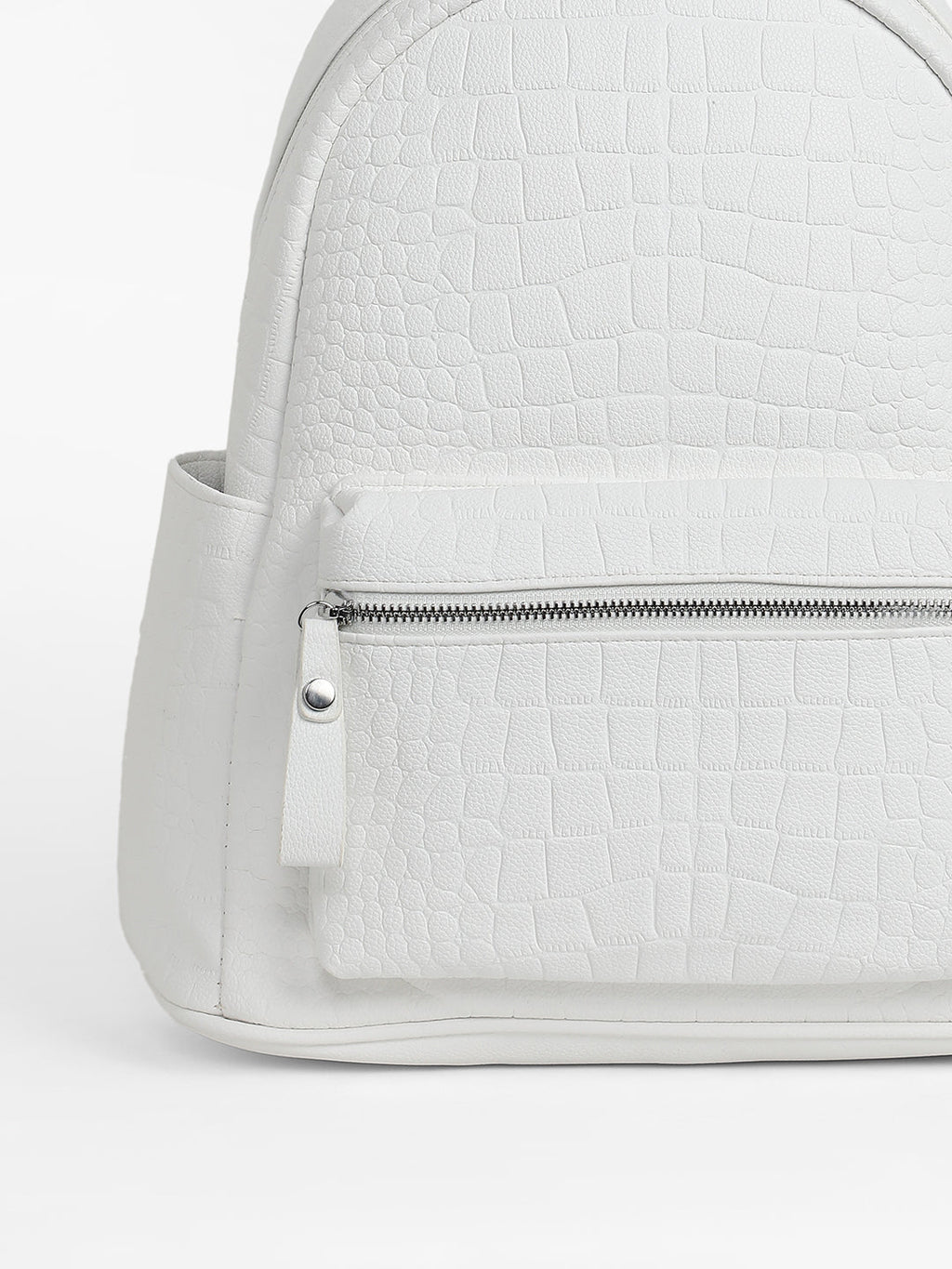The Scale Curve Backpack - Daisy White