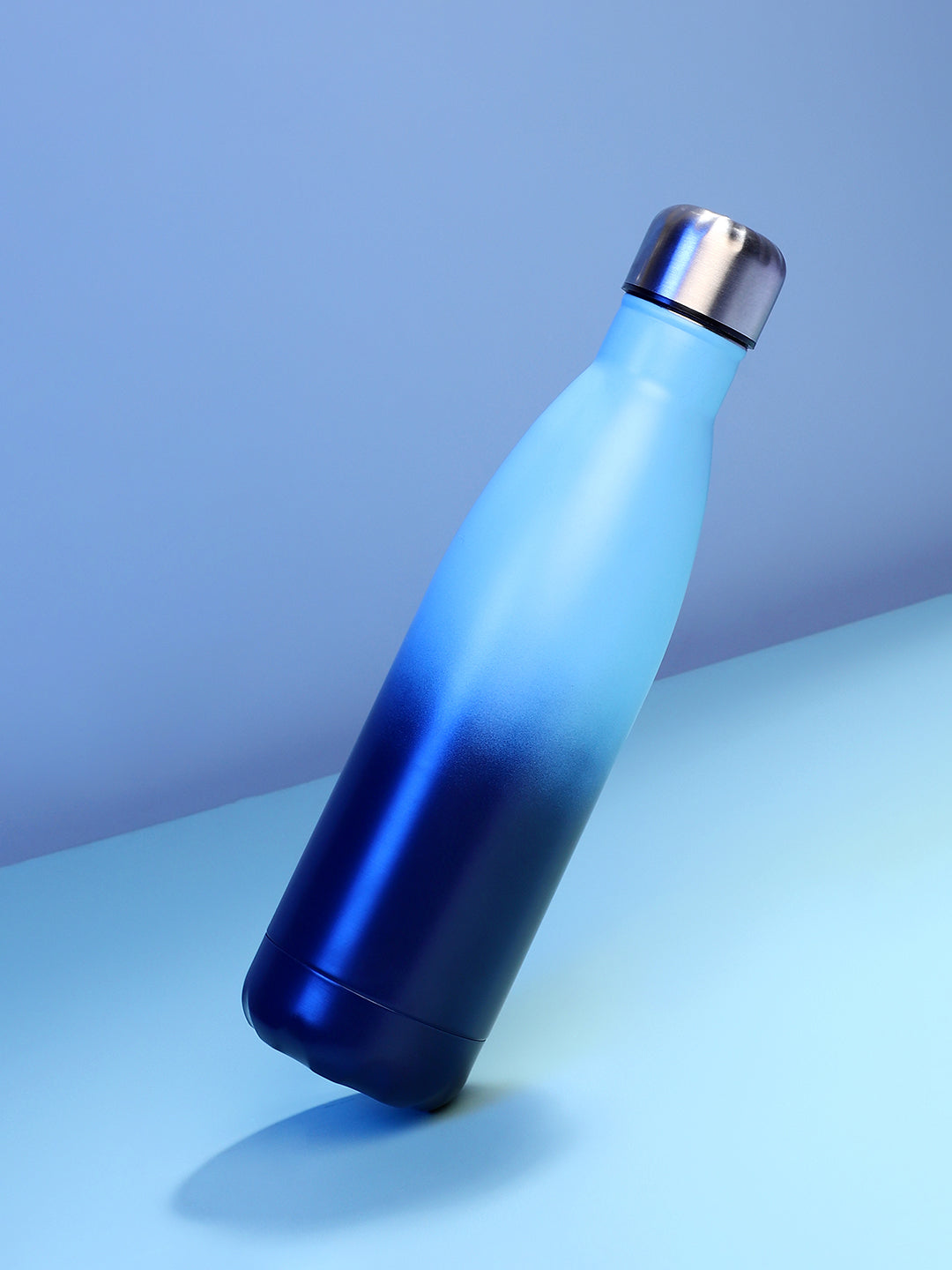 The Ombre Daily Hydration Flask (500 Ml) - Sky Blue & Navy Blue
