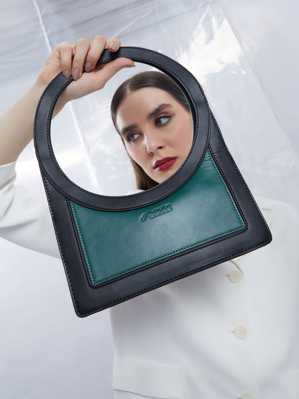 The Aureola Shoulder Bag - Emerald Green:Onyx Black