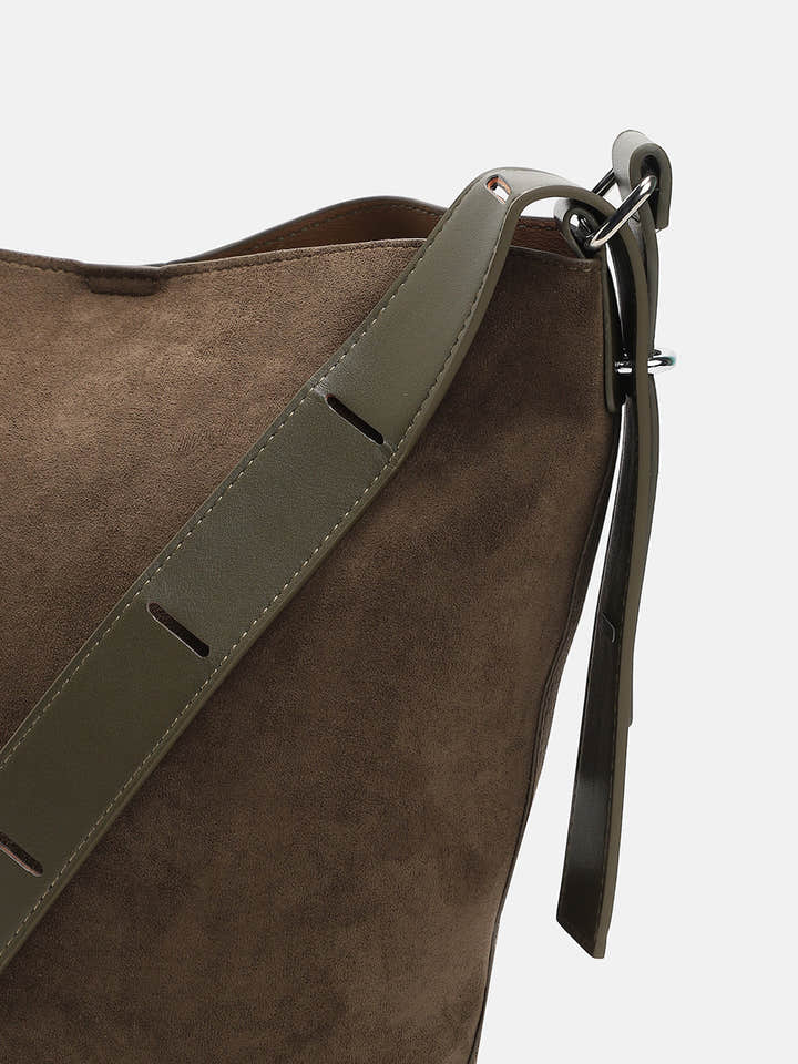 The Bucket Tote Bag With Pouch - Seaweed Green