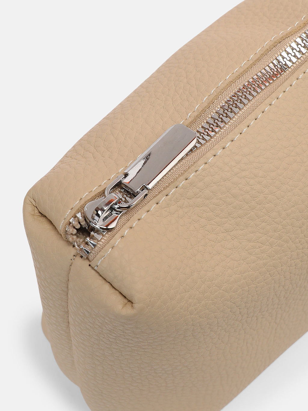 The Medium Illumé Tote Bag With Pouch - Saltbox Beige