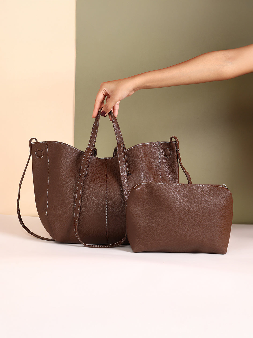The Medium Illumé Tote Bag With Pouch - Chocolate Brown