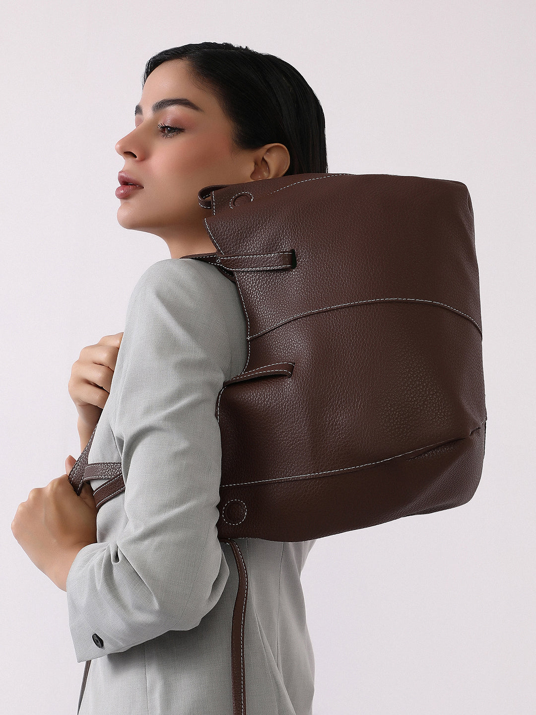 The Medium Illumé Tote Bag With Pouch - Chocolate Brown