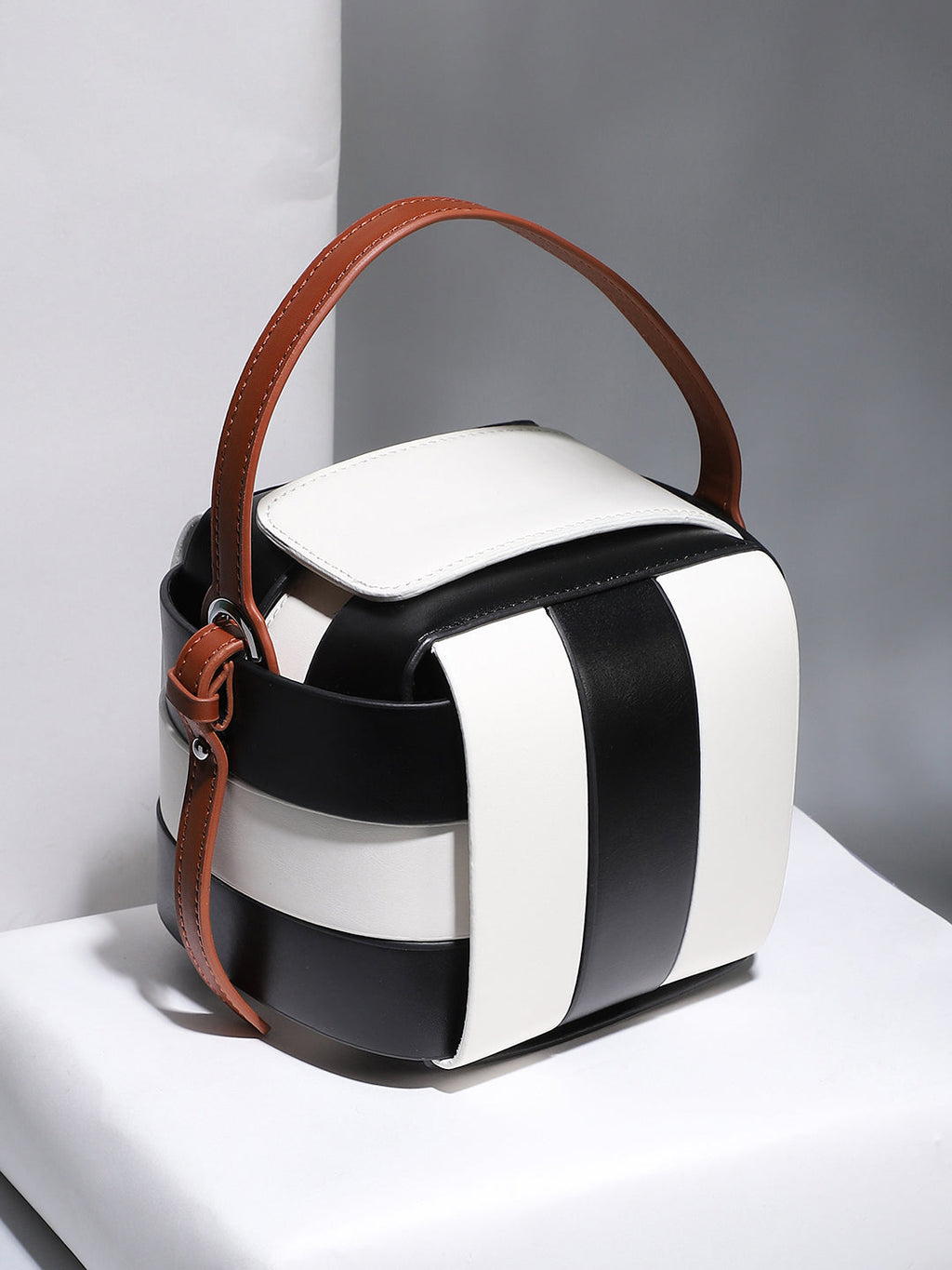 The Panel Verva Hand Bag - Obsidian Black:Ivory White