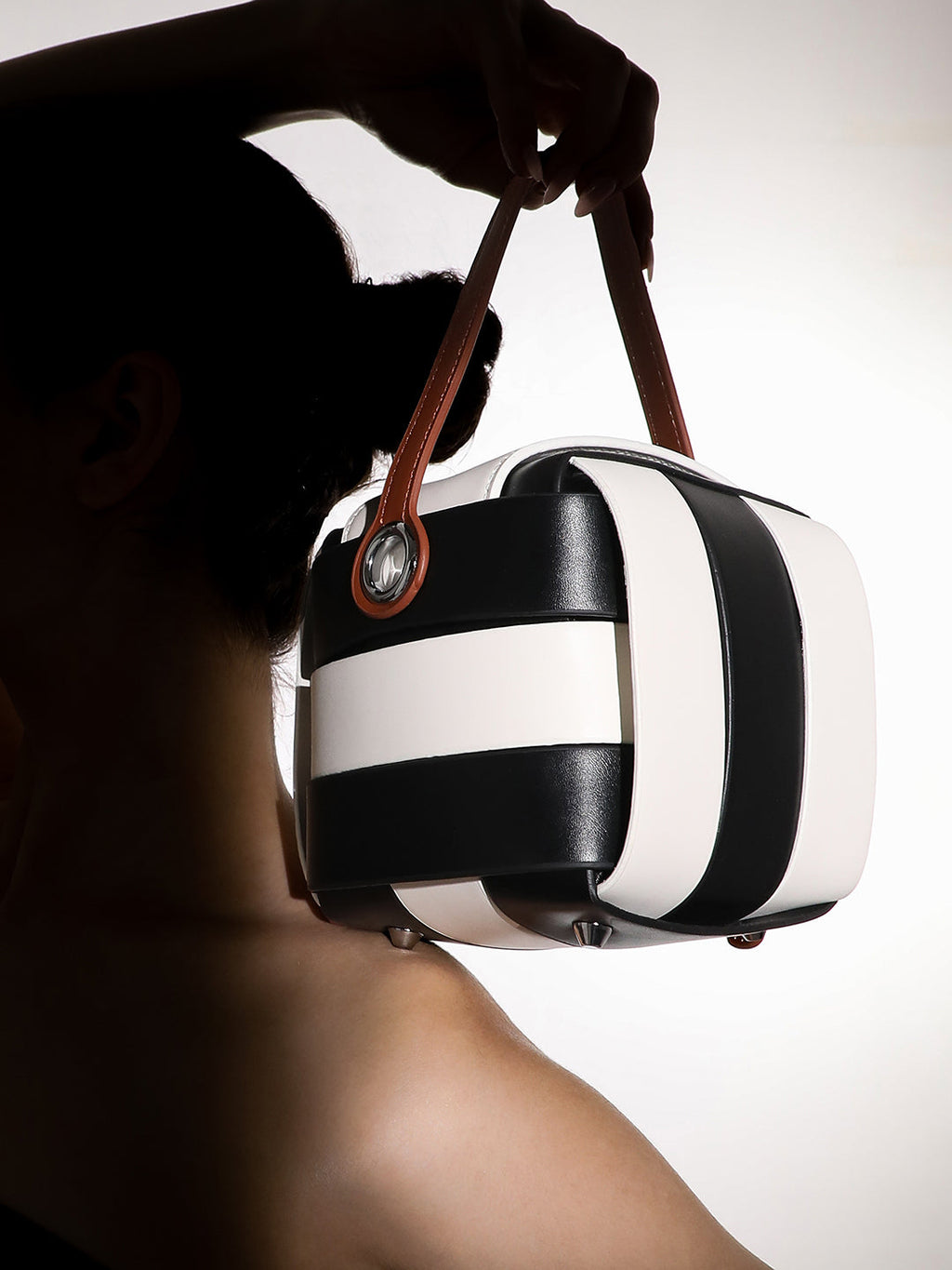 The Panel Verva Hand Bag - Obsidian Black:Ivory White