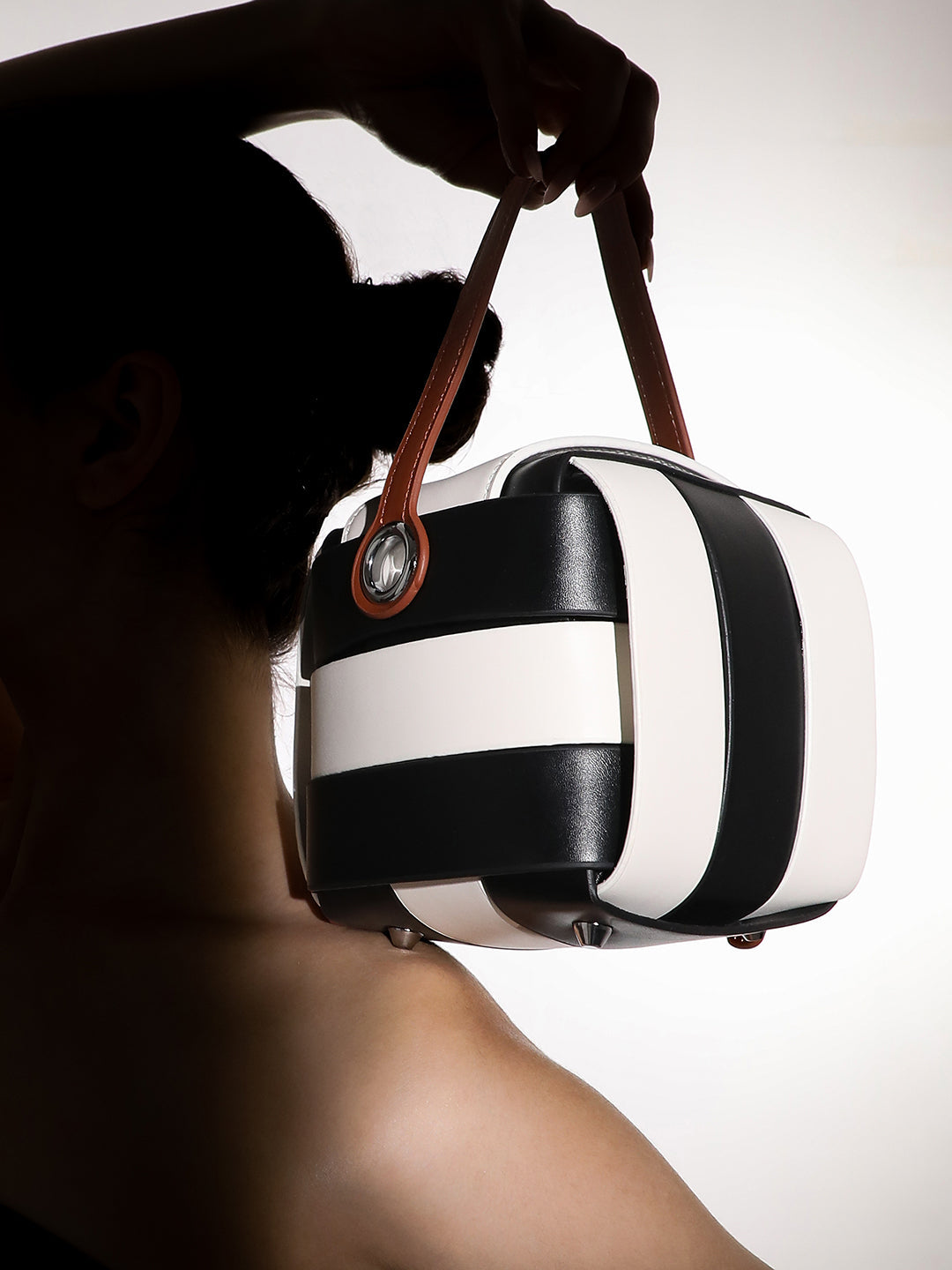 The Panel Verva Hand Bag - Obsidian Black:Ivory White