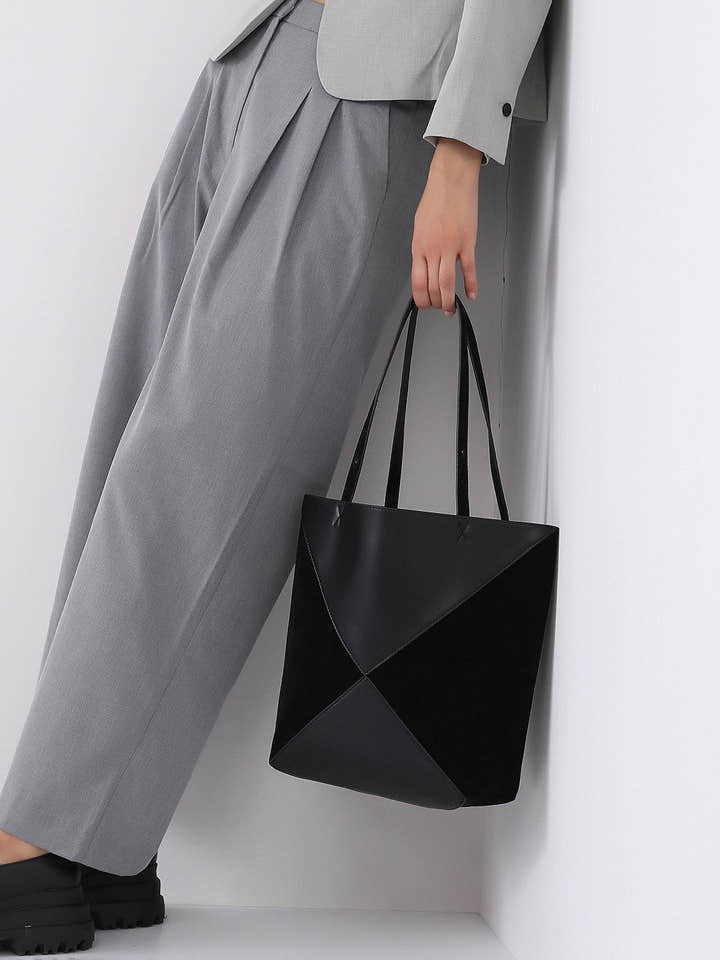 The Veloure Tote Bag With Pouch - Onyx Black