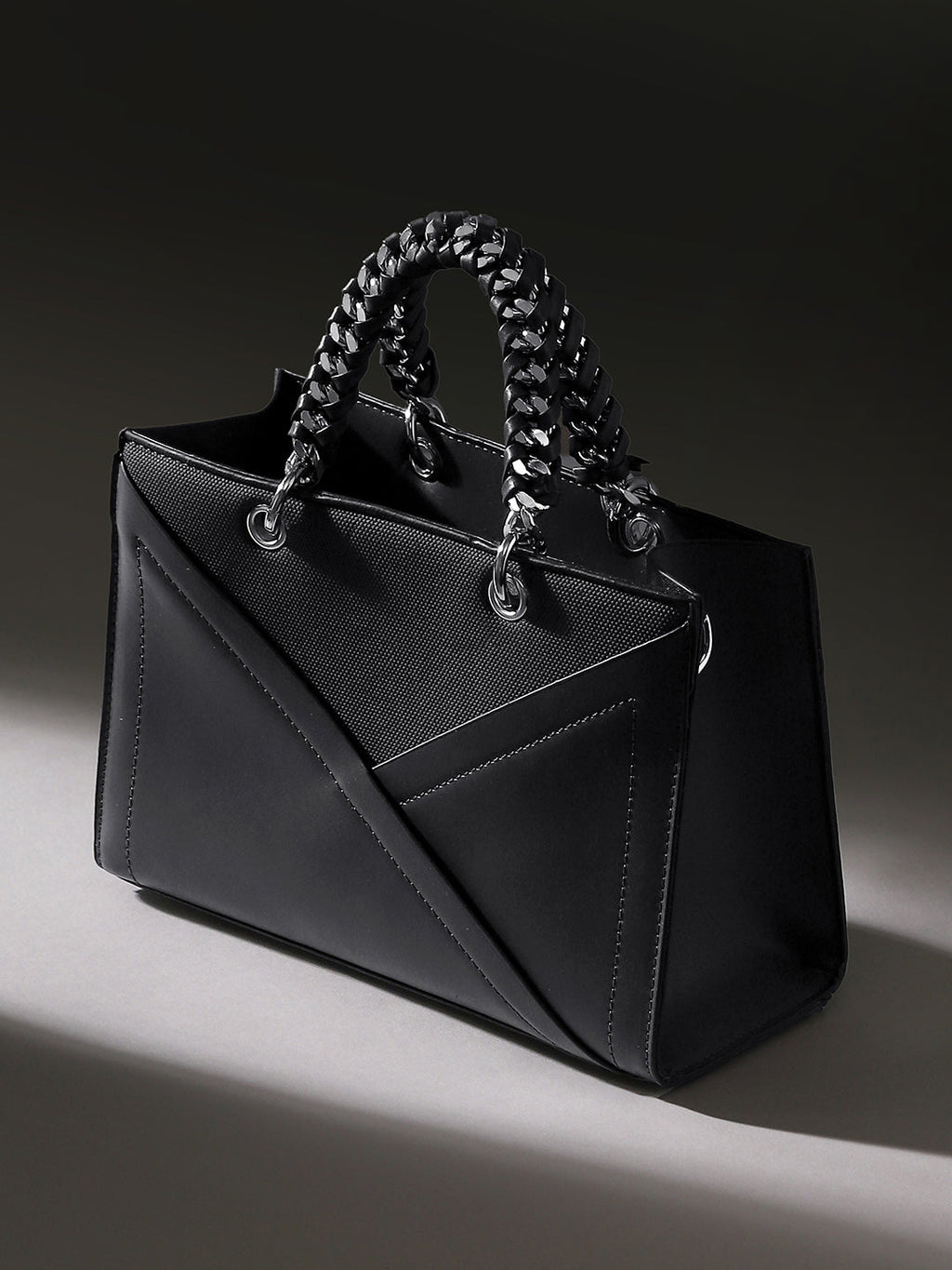 The Overlap-Chainlink Hand Bag - Onyx Black