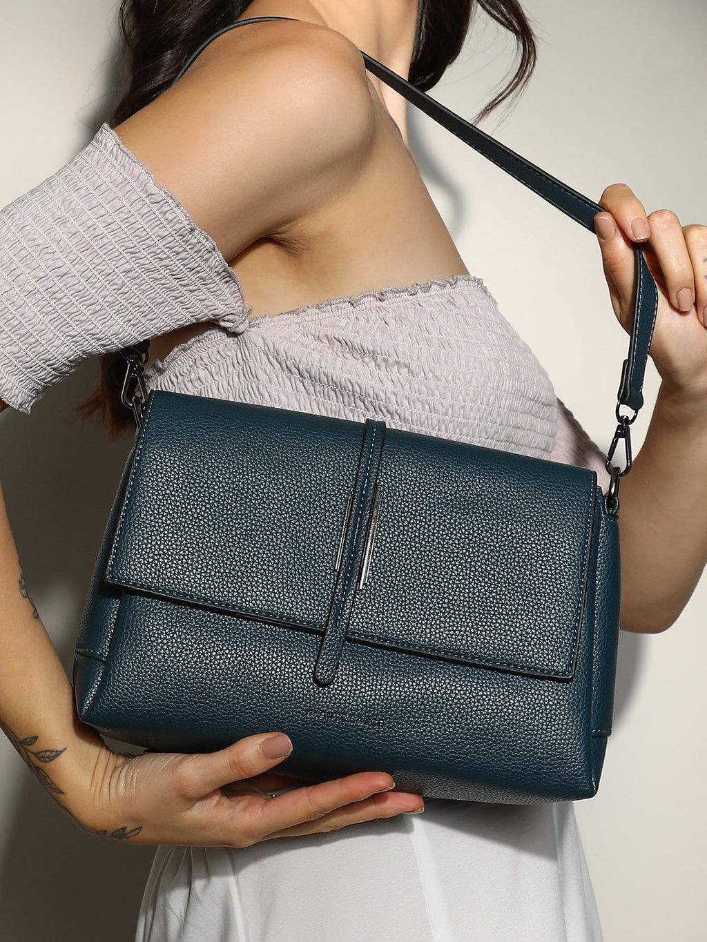 The Dash Shoulder Bag - Navy Blue