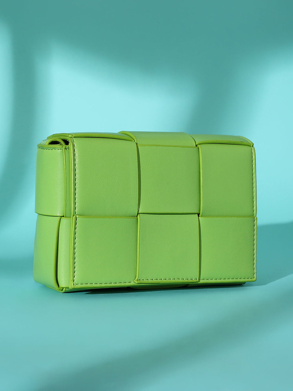 The Interwine Sling Bag - Kelly Green