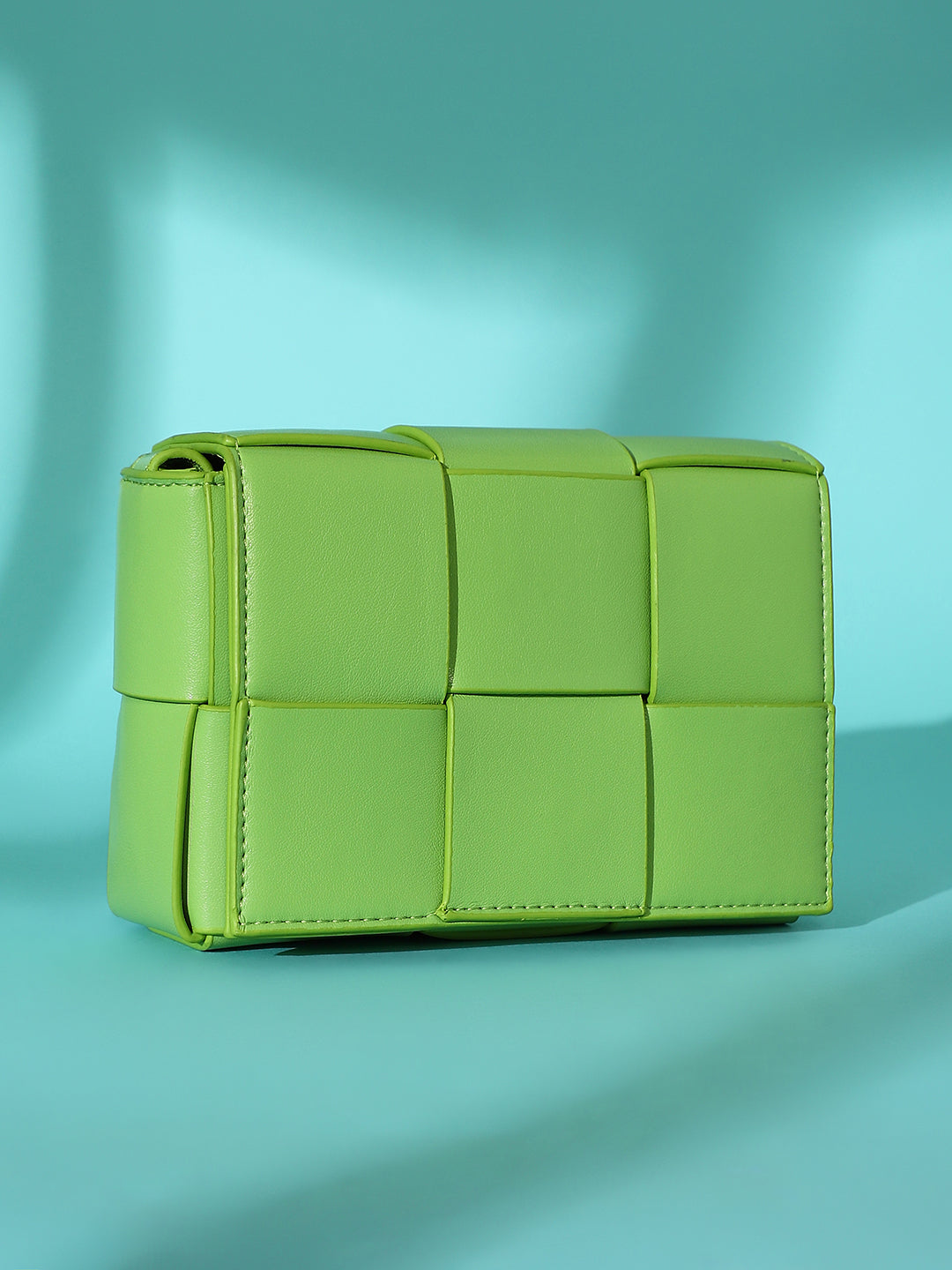 The Interwine Sling Bag - Kelly Green