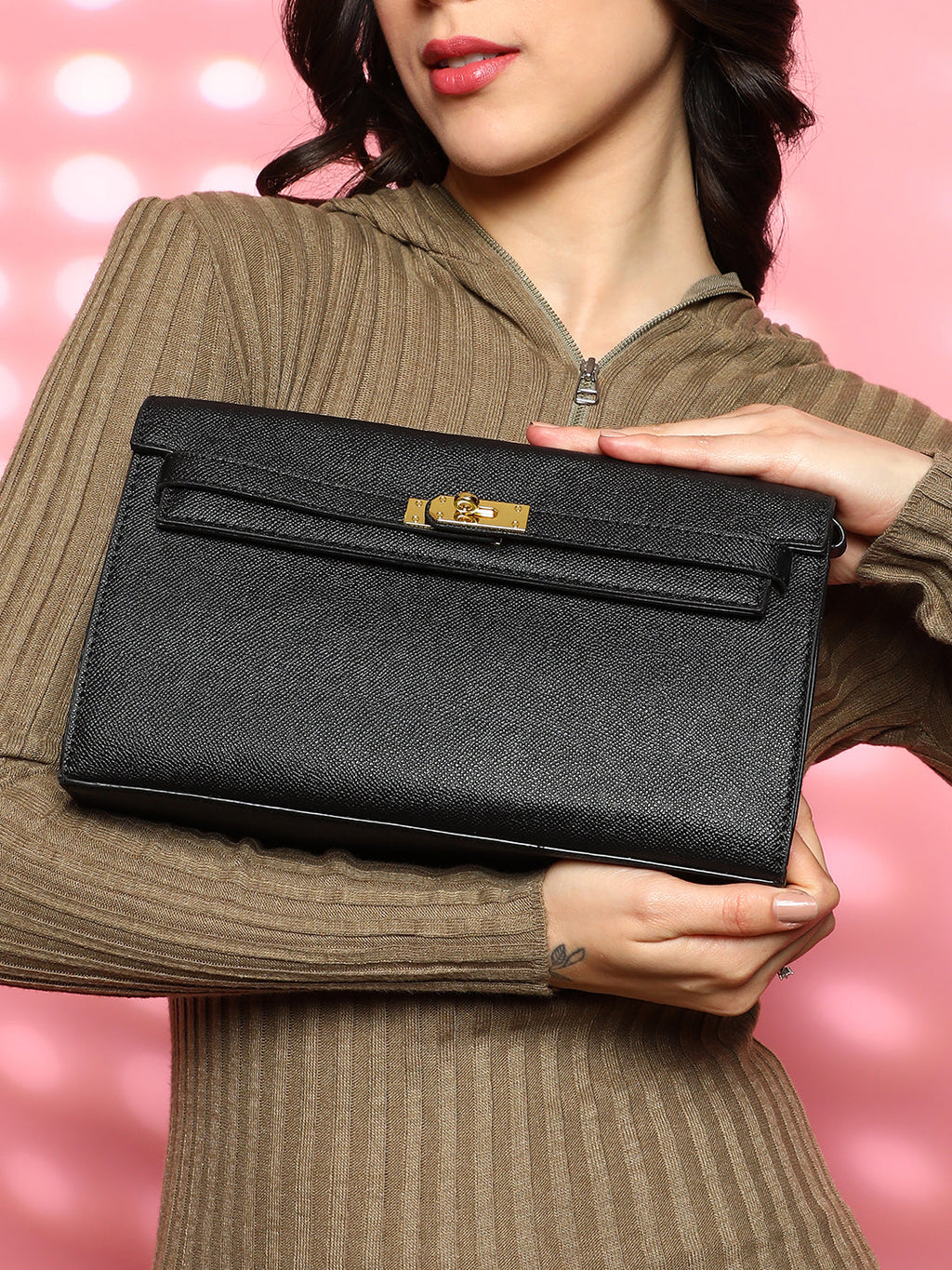 The Overlap Sling Bag - Midnight Black