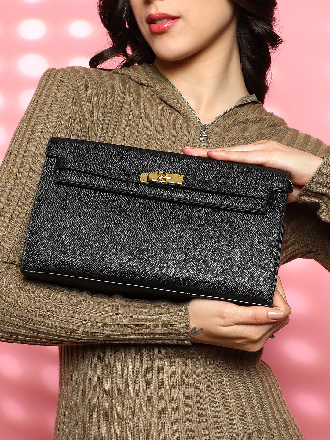 The Overlap Sling Bag - Midnight Black