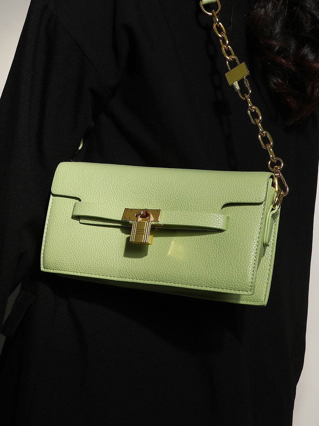 The Overlap Lock Shoulder Bag - Pistachio Green