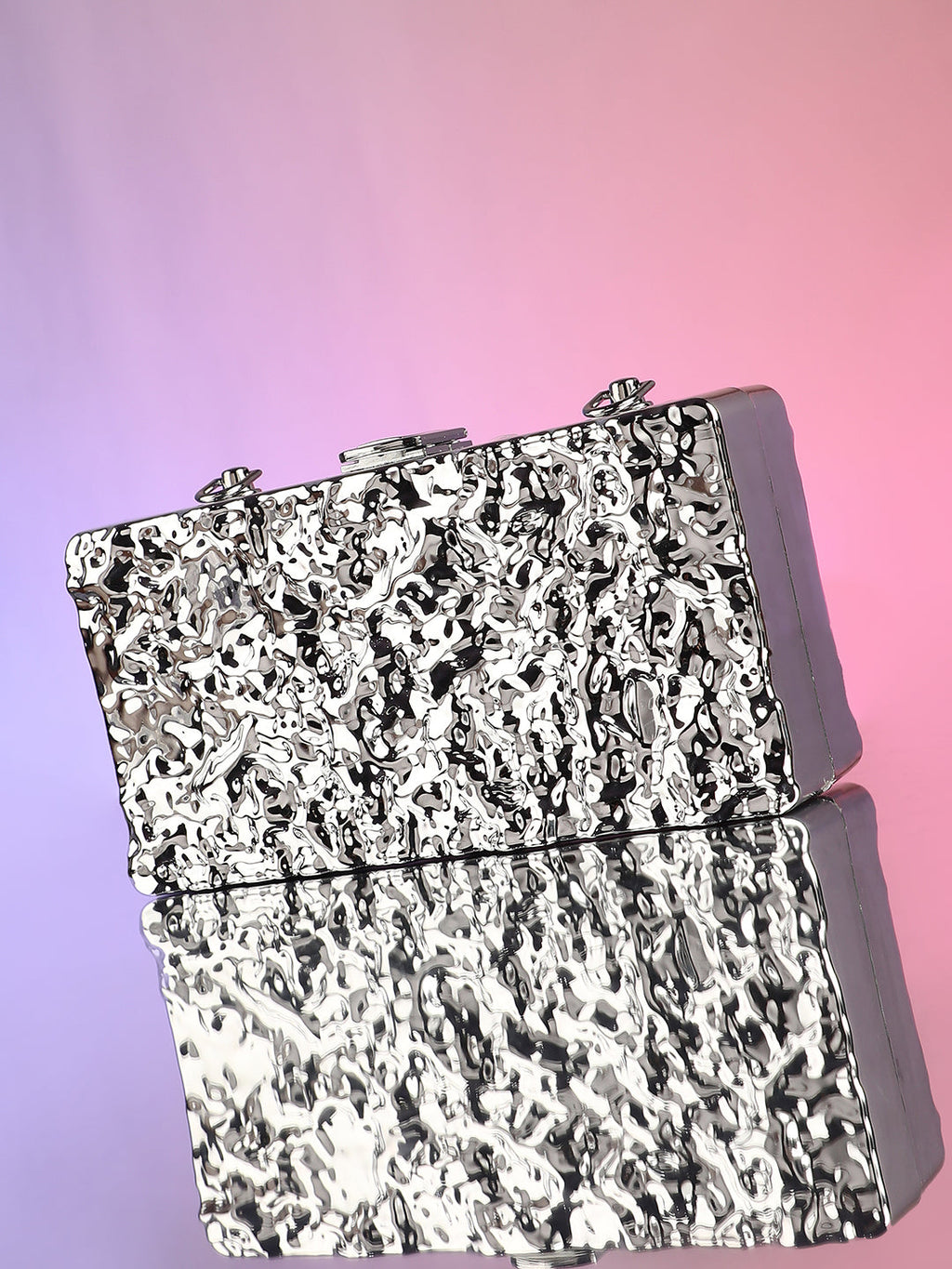 The Dented Chain Clutch Bag - Metallic Silver