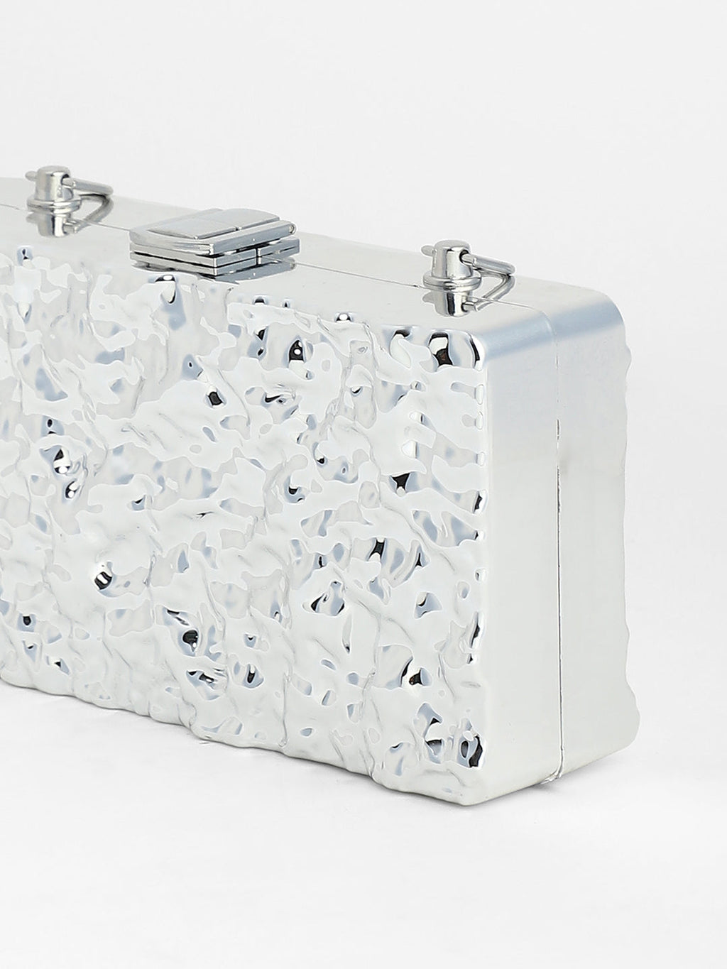 The Dented Chain Clutch Bag - Metallic Silver