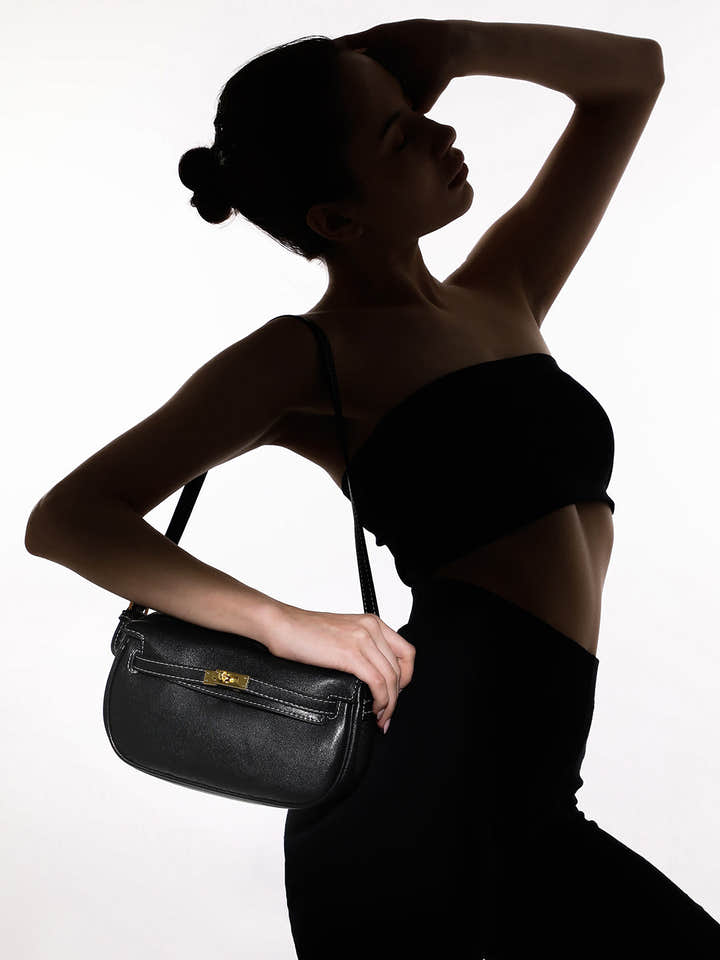 The Overlap-Curve Sling Bag - Onyx Black