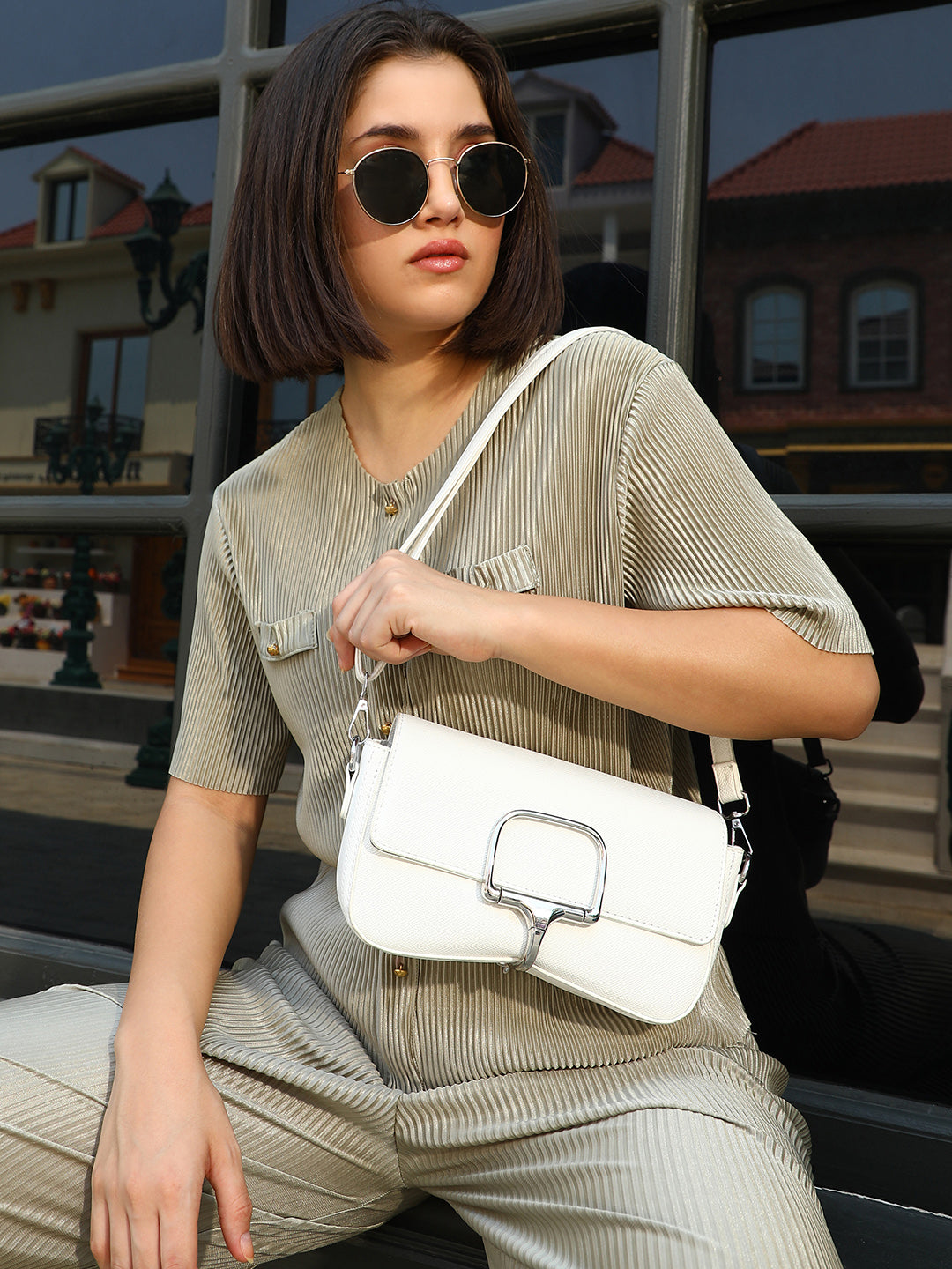 The Sivella Sling Bag - Daisy White