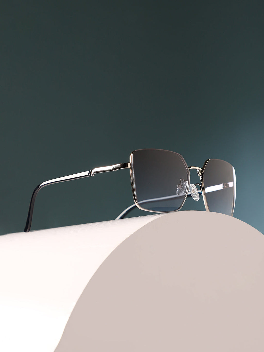 The Transit Rectangular Sunglasses - Metallic Silver