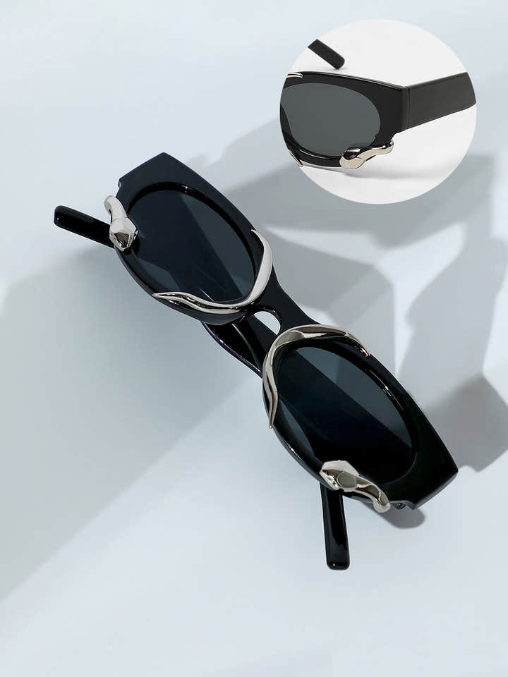 The Viperis Oval Sunglasses - Onyx Black