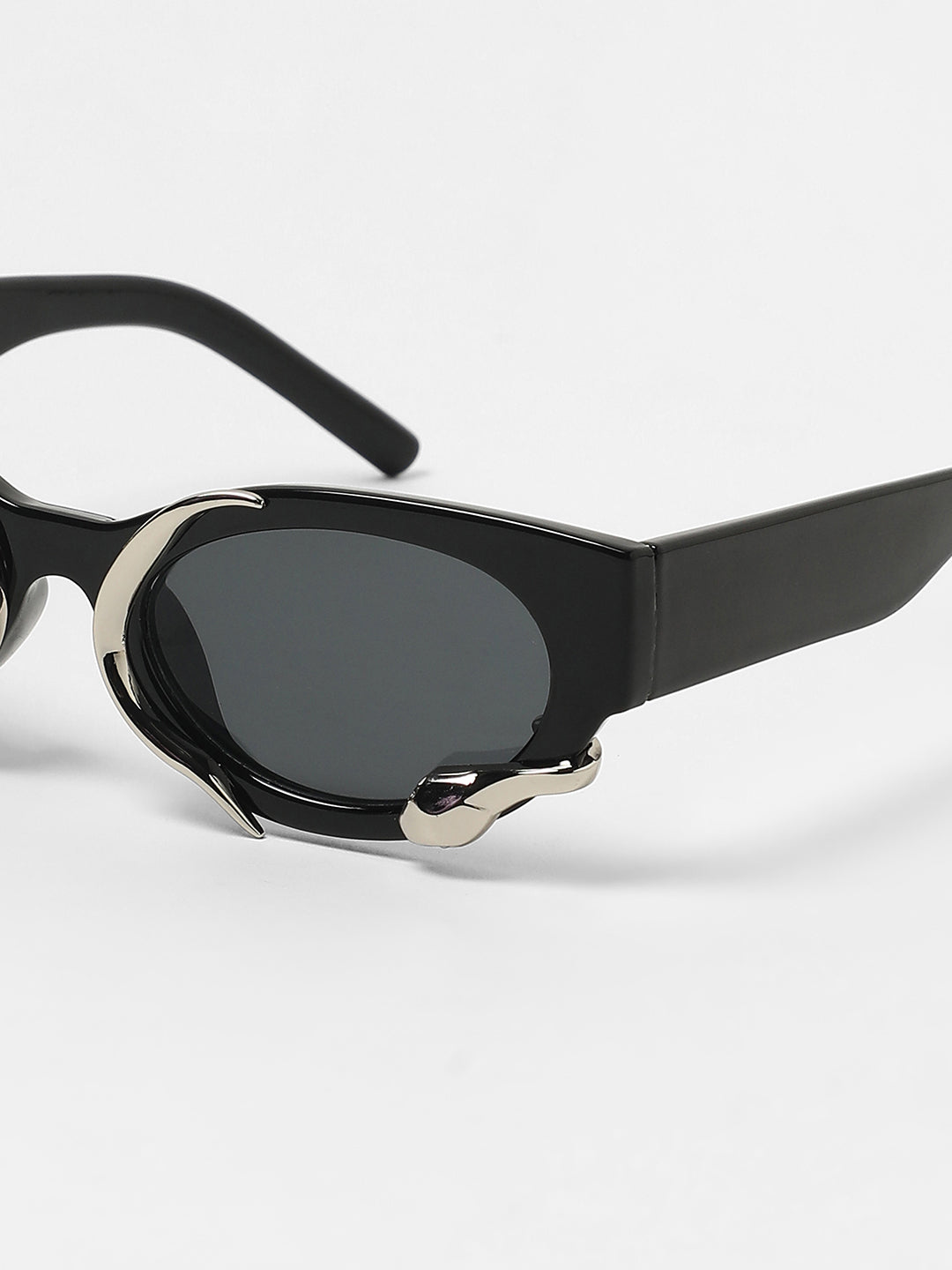 The Viperis Oval Sunglasses - Onyx Black