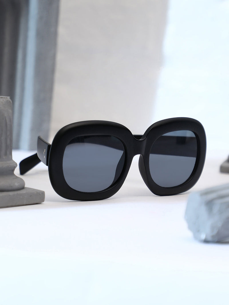 The Airport Oversized Sunglasses - Onyx Black