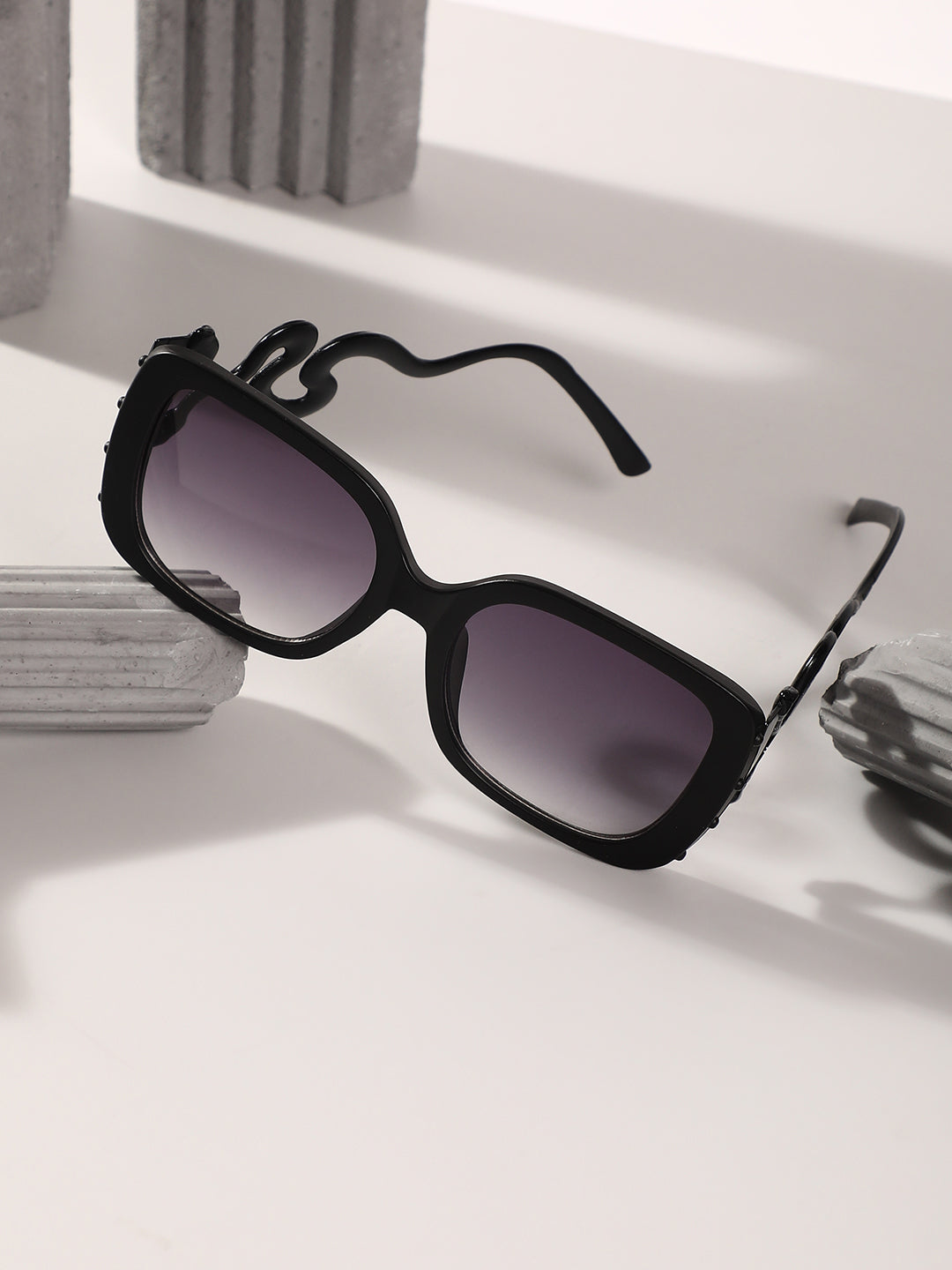 The Aureate Viper Butterfly Sunglasses - Onyx Black
