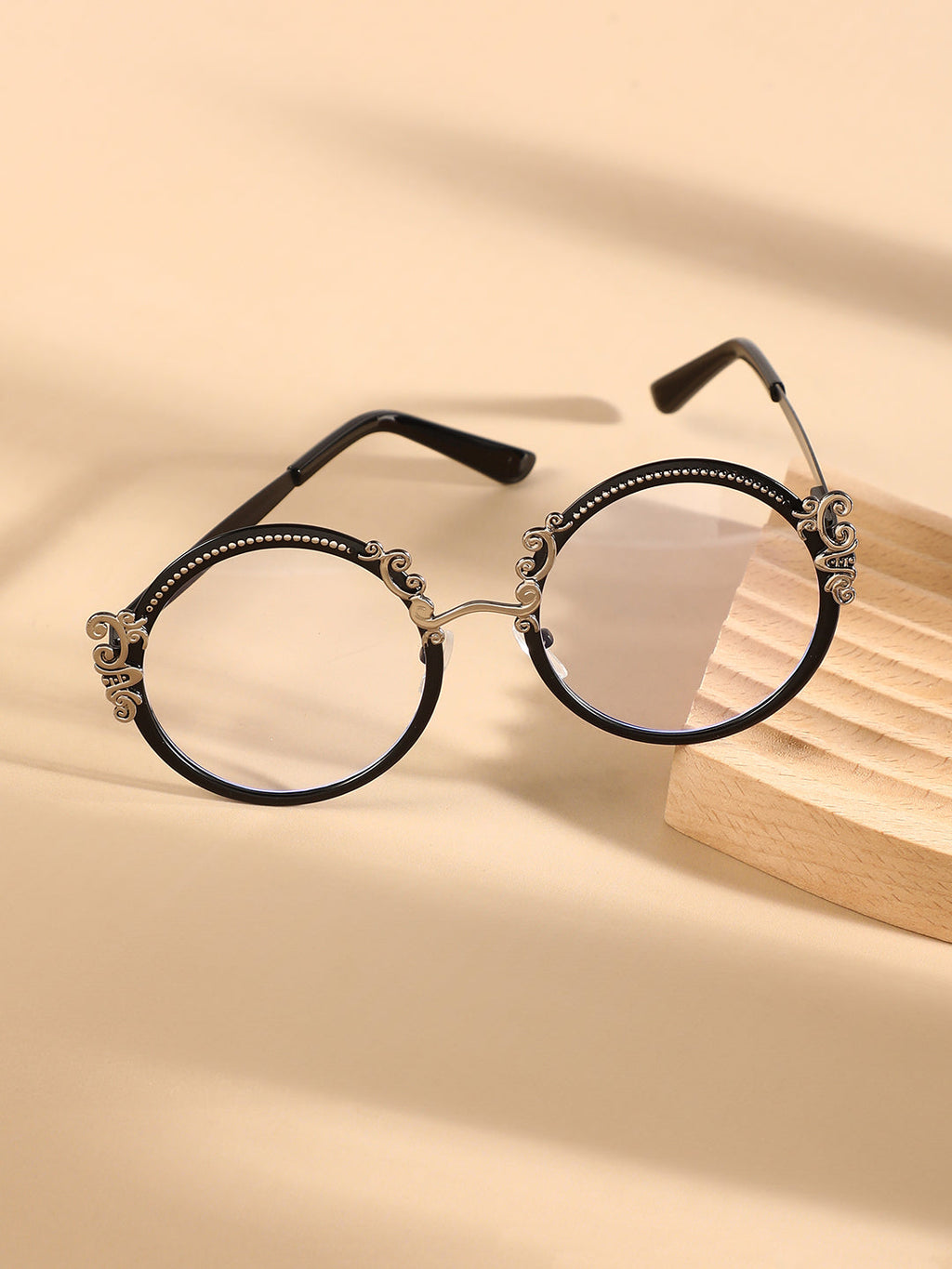 The Renaissance Round Sunglasses - Onyx Black