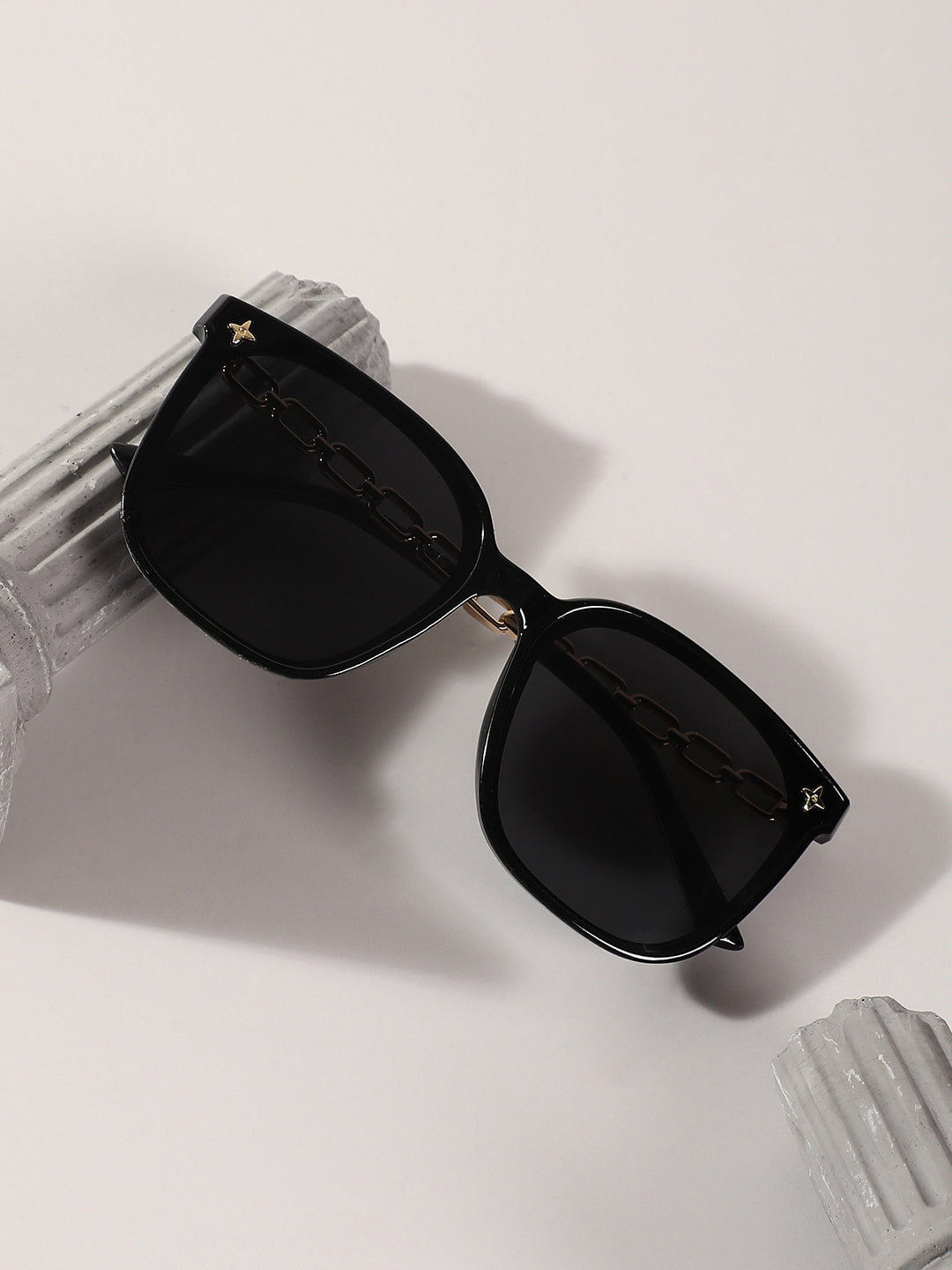 The Chainlink Wayfarer Sunglasses - Onyx Black