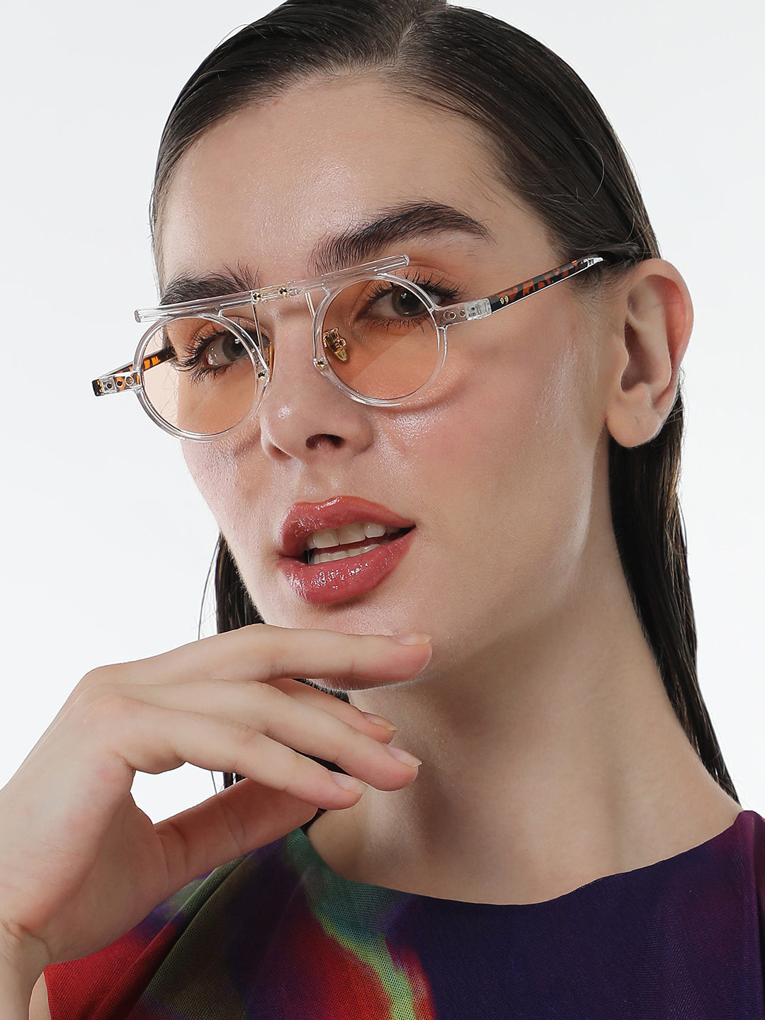The Cirque Round Sunglasses - Transparent
