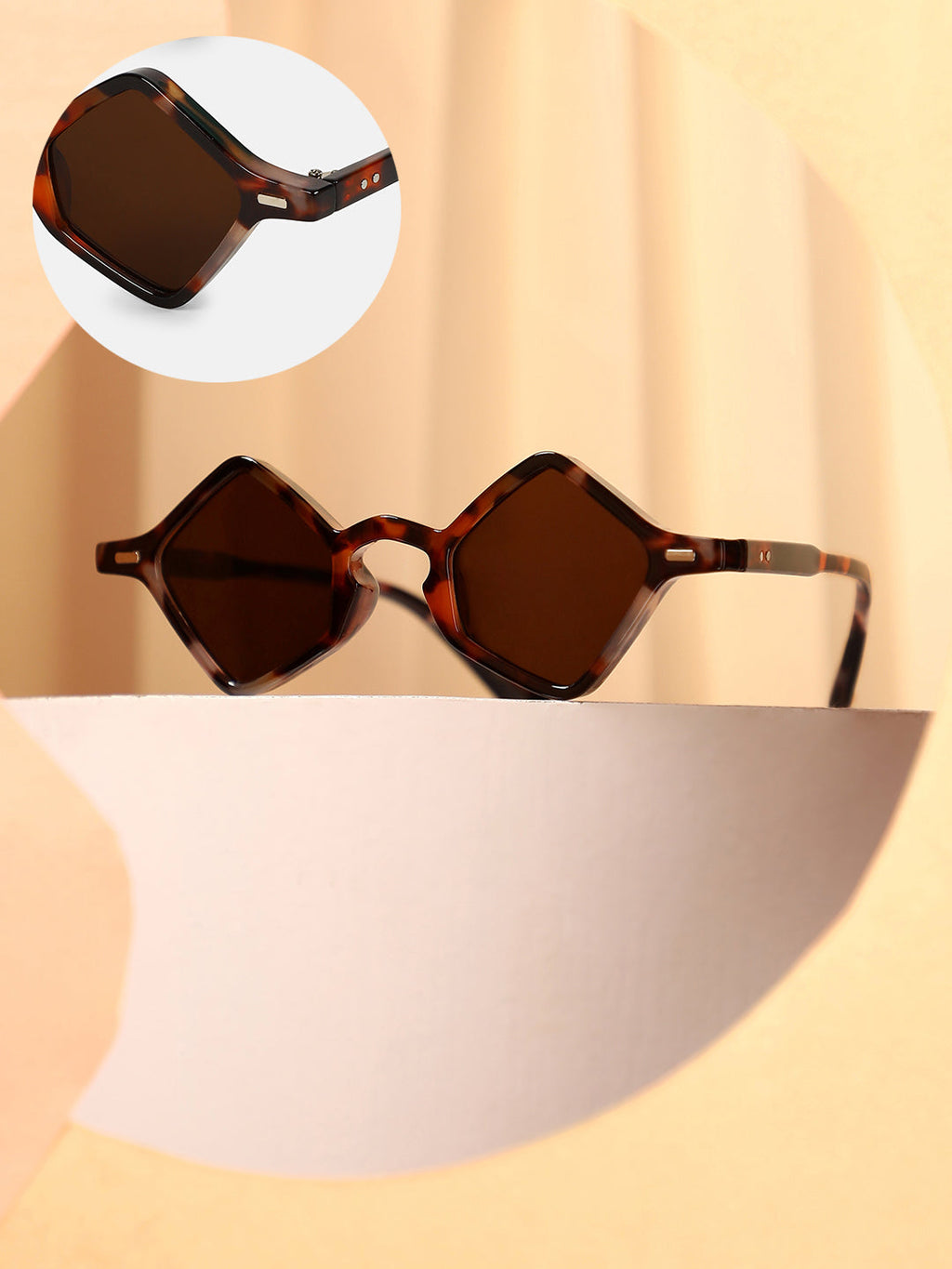 The Circuscore Diamond Sunglass - Coffee Brown