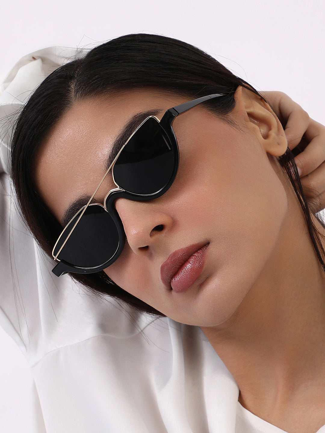 The Tilted-Bar Cateye Sunglass - Onyx Black