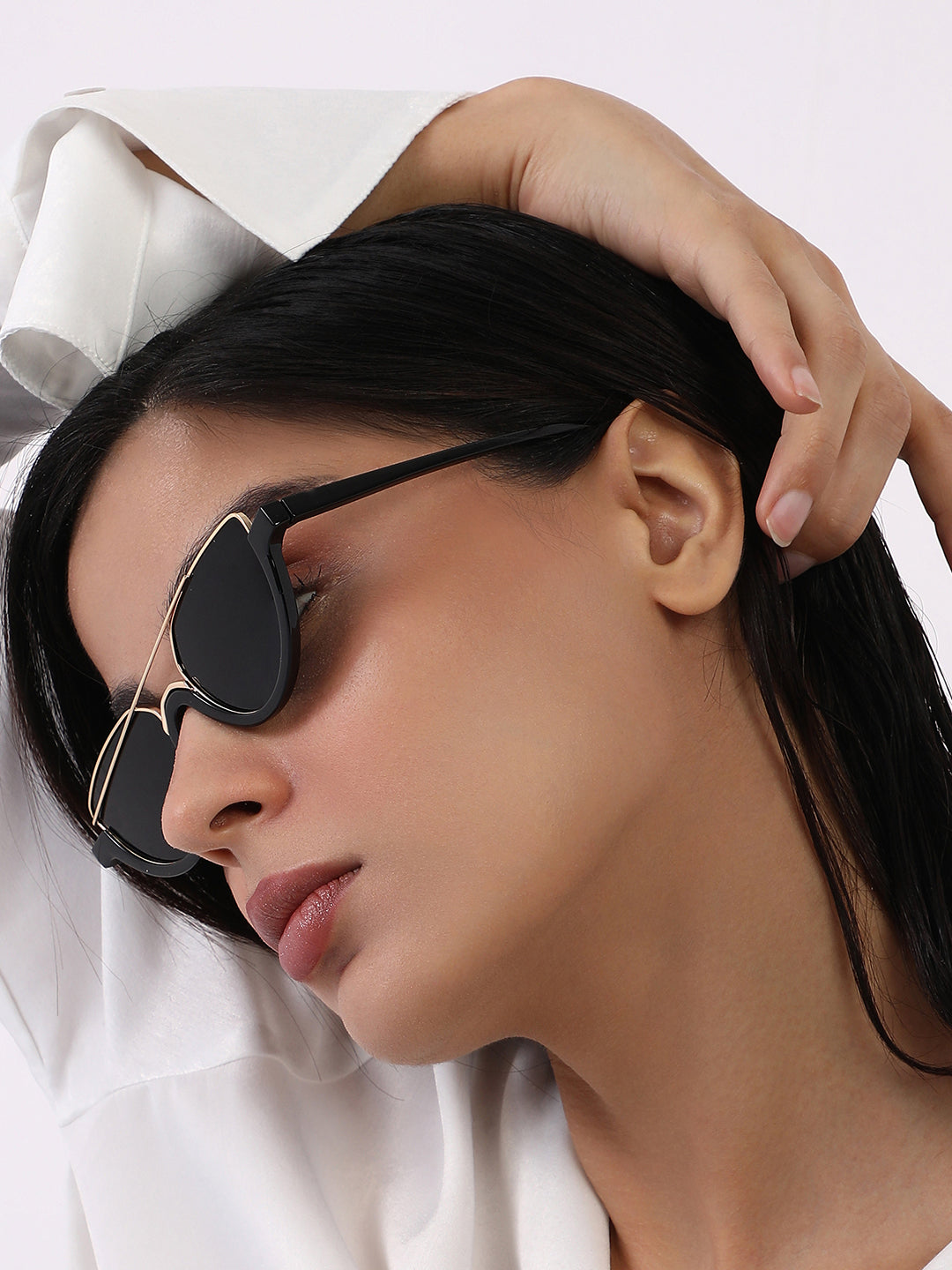 The Tilted-Bar Cateye Sunglass - Onyx Black