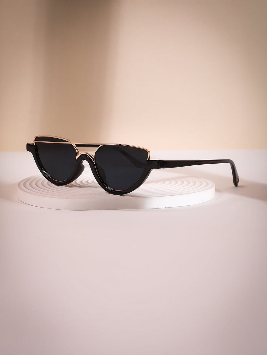 The Tilted-Bar Cateye Sunglass - Onyx Black