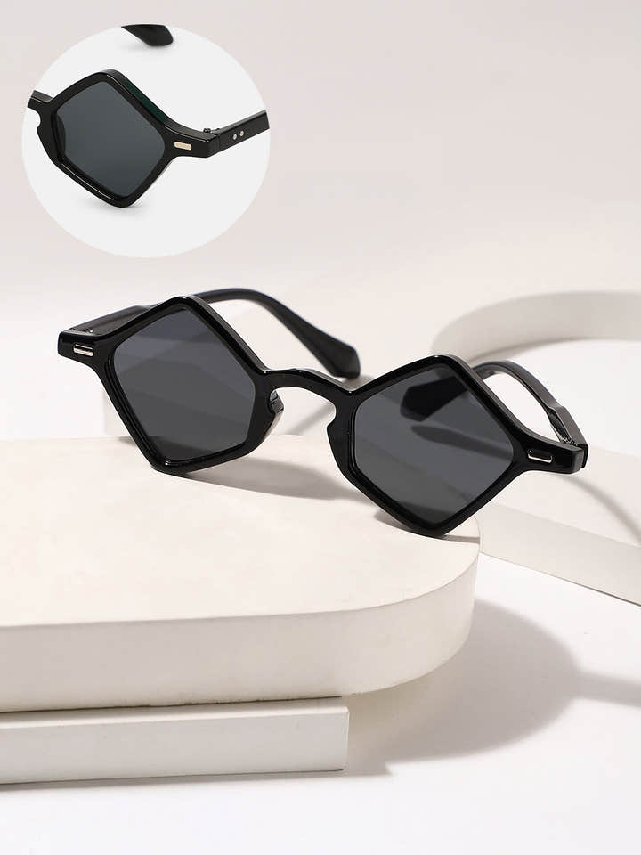 The Circuscore Diamond Sunglass - Midnight Black