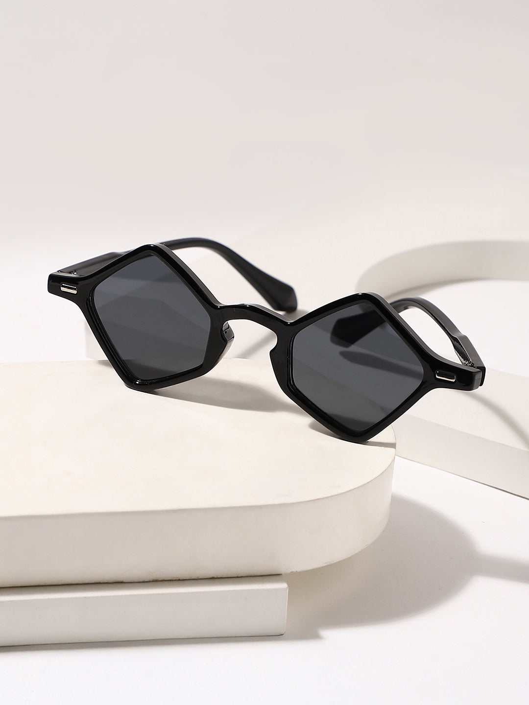 The Circuscore Diamond Sunglass - Midnight Black
