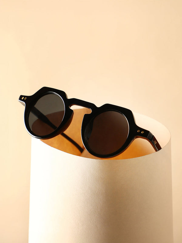 The Berlin Round Sunglass - Onyx Black
