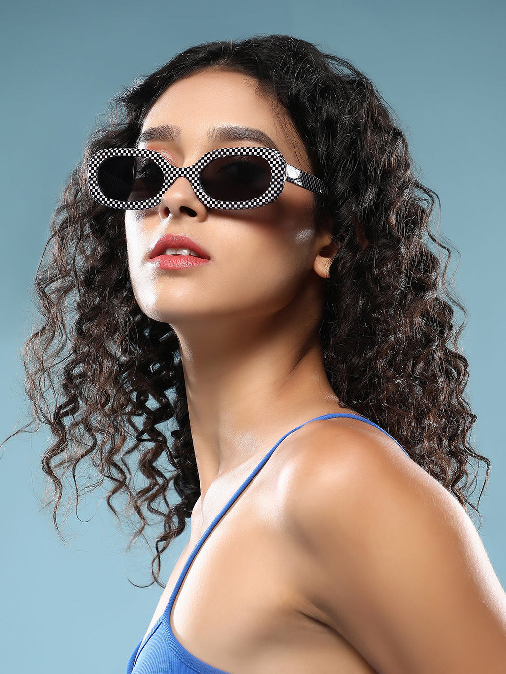 The Zany Retro Rectangular Sunglass - Onyx Black