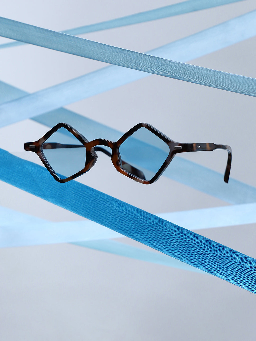 The Circuscore Diamond Sunglass - Indigo Blue