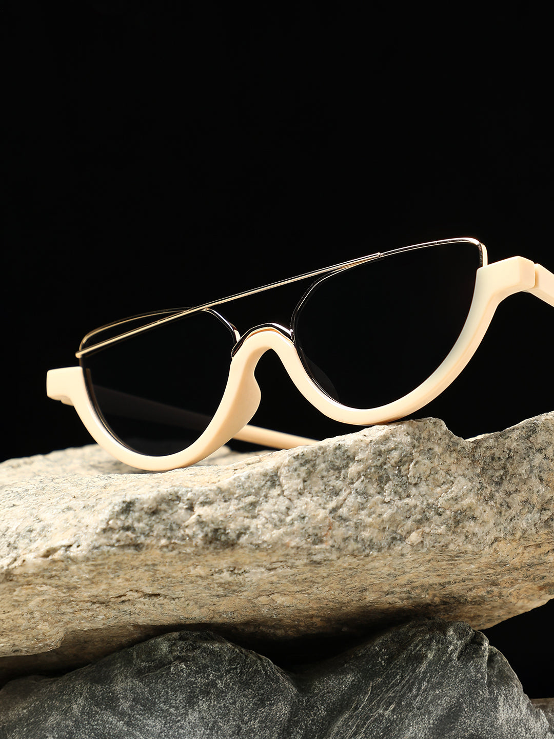 The Tilted-Bar Cateye Sunglass - Off-White