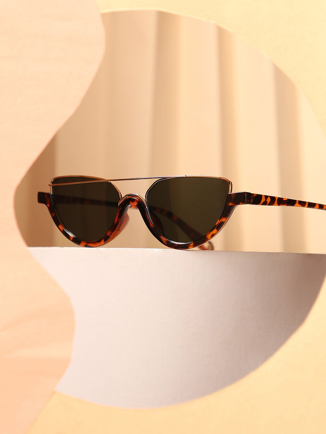 The Tilted-Bar Cateye Sunglass - Coffee Brown