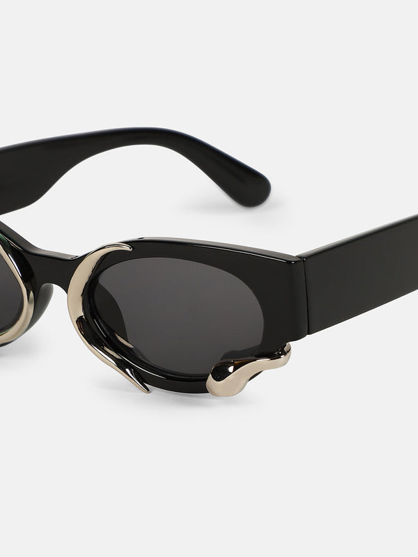 The Viperis Oval Sunglasses - Onyx Black