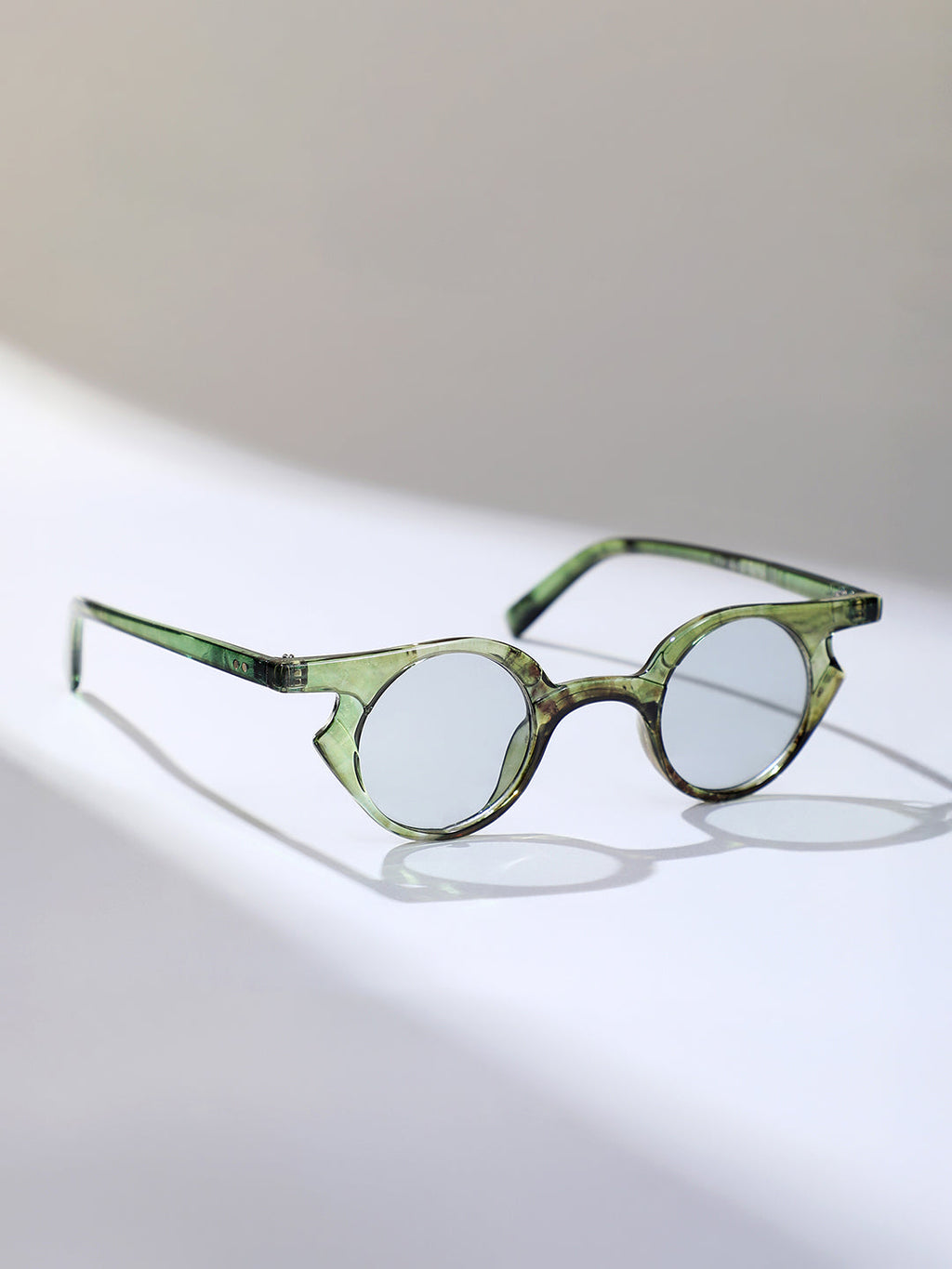 The Carnival Round Sunglass - Army Green