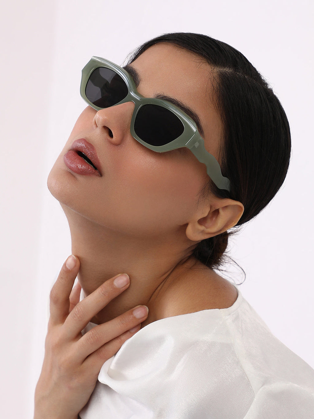 The Swirly Cateye Sunglass - Olive Green