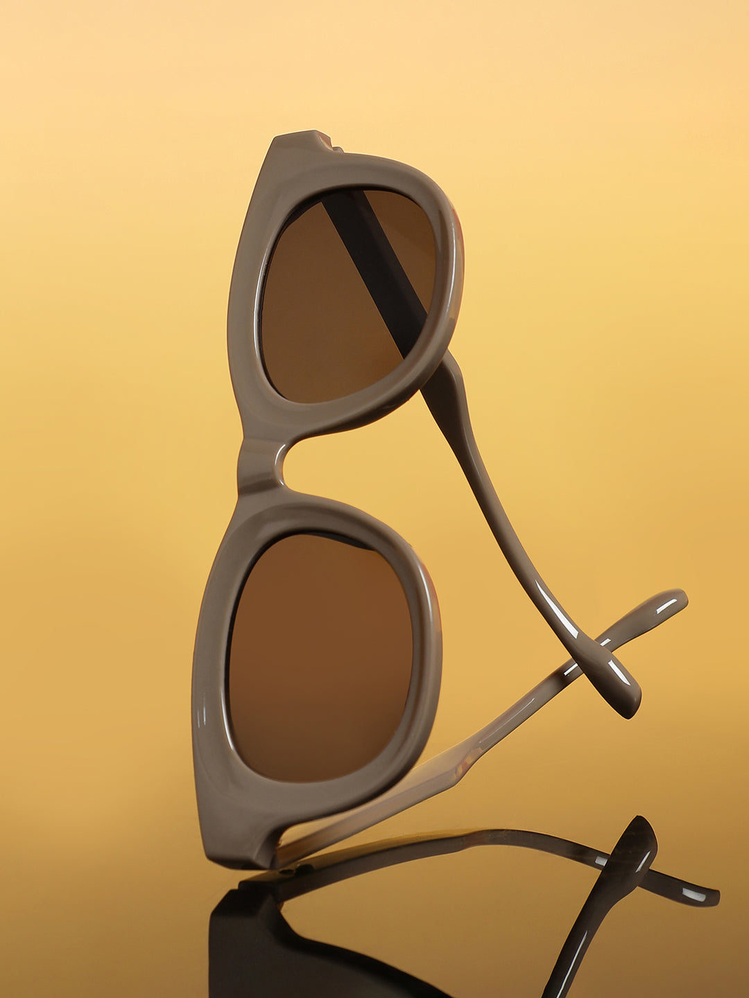 The Gregory Wayfarer Sunglass - Taupe Brown