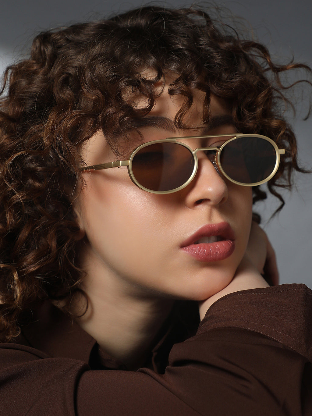 The Scholar Round Sunglass - Coffee Brown